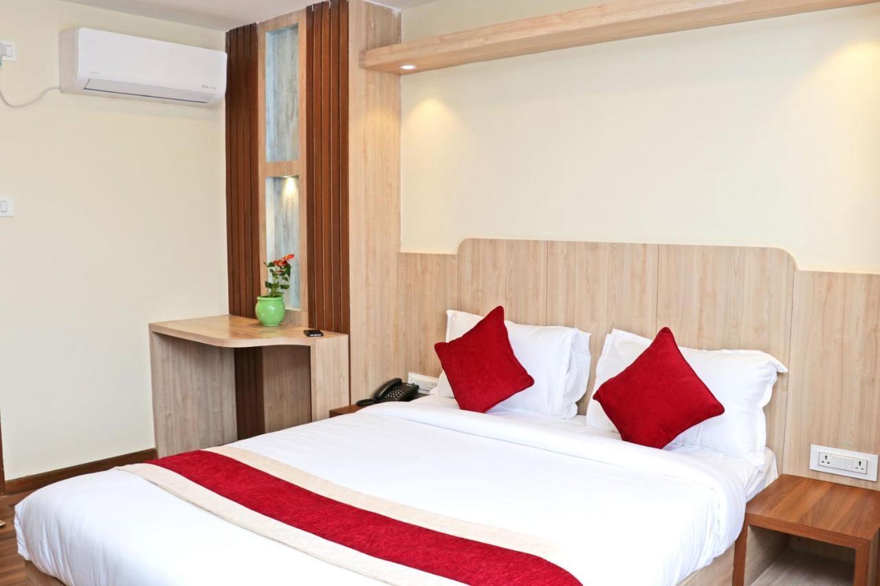 Hotel Nilakantha Pvt. Ltd Kathmandu Exteriör bild