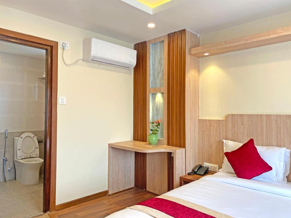 Hotel Nilakantha Pvt. Ltd Kathmandu Exteriör bild
